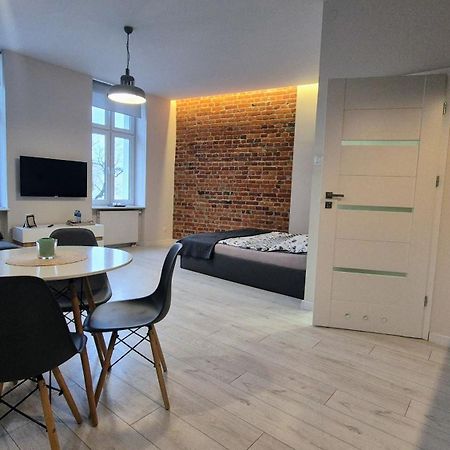 Charming Apartment In The City Centre, Lodz Buitenkant foto