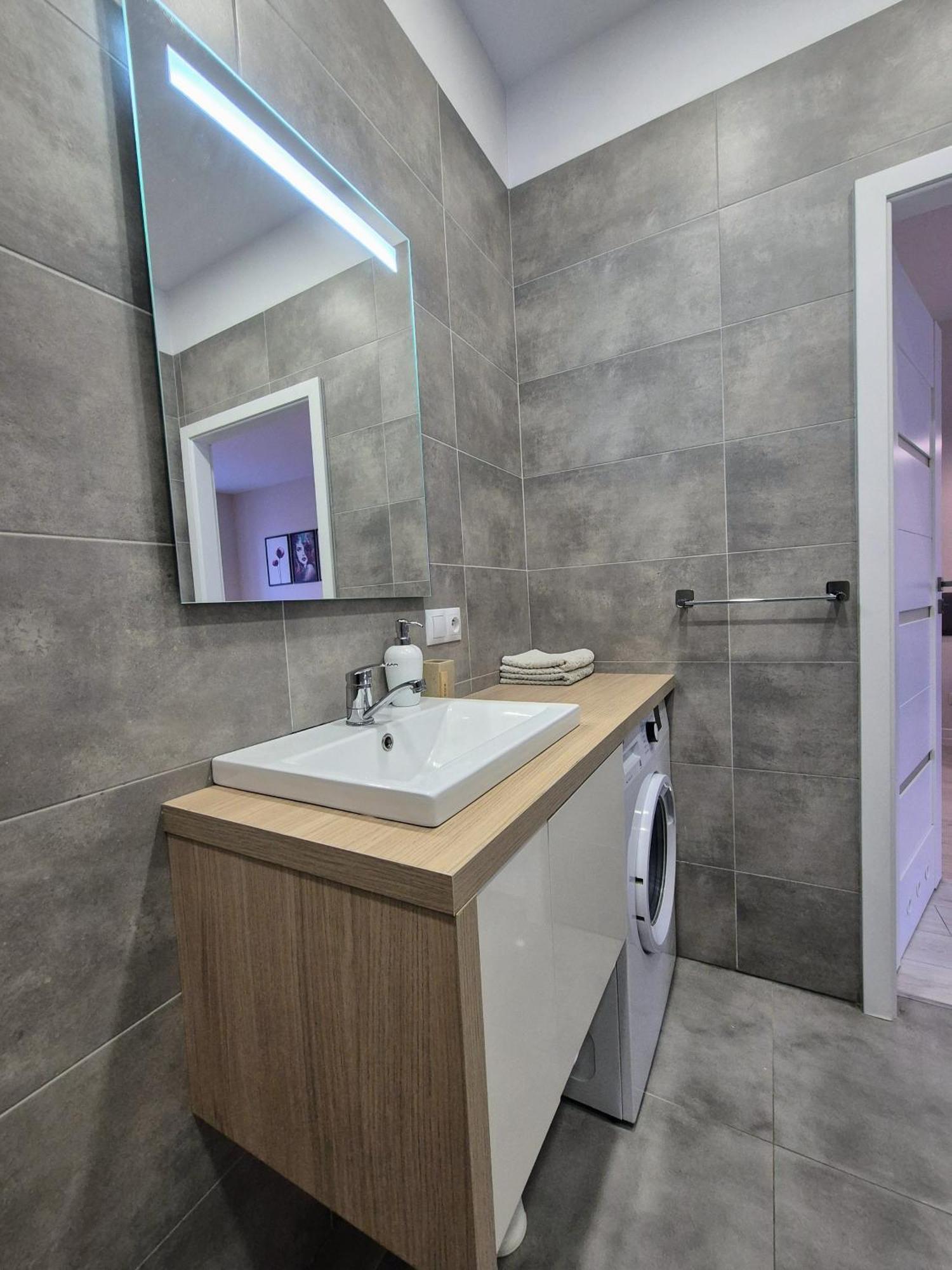 Charming Apartment In The City Centre, Lodz Buitenkant foto